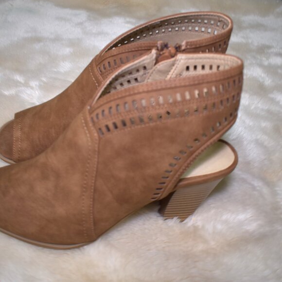 Chinese Laundry Peep Toe Booties Size 7.5 Brown Faux Leather Heeled Boots - Picture 12 of 13